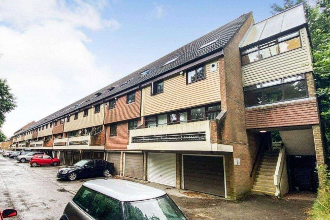 Flat 41 Atholl Court & Garage G28, Kingsway Gardens, Andover, SP10 4BB 7