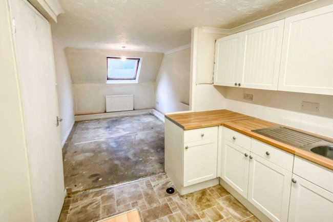 Flat 41 Atholl Court & Garage G28, Kingsway Gardens, Andover, SP10 4BB 7