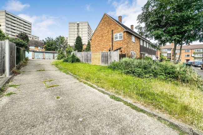 Land and Garages at Ripley Road, Enfield, EN2 0NX 9
