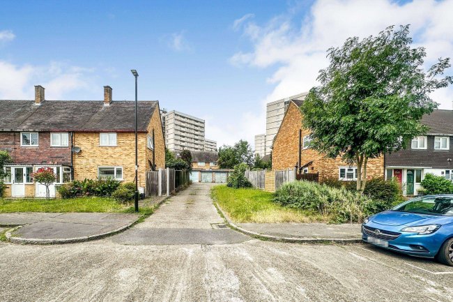 Land and Garages at Ripley Road, Enfield, EN2 0NX 9