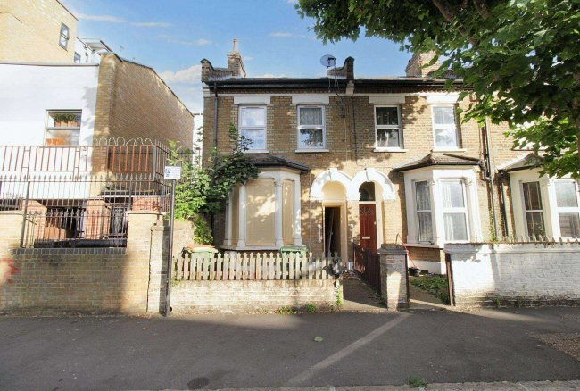 3 Prestbury Road, Forest Gate, London, E7 8NQ 3