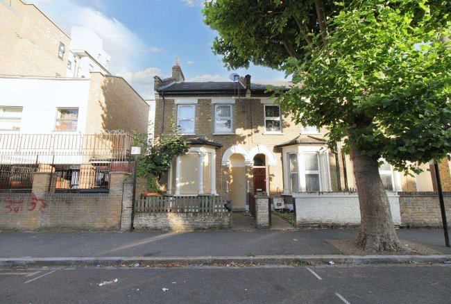 3 Prestbury Road, Forest Gate, London, E7 8NQ 3