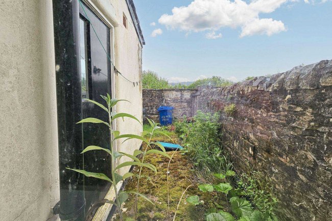 6 Derham Street, Blackburn, Lancashire BB2 3SZ 2