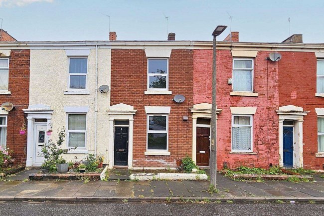 6 Derham Street, Blackburn, Lancashire BB2 3SZ 2