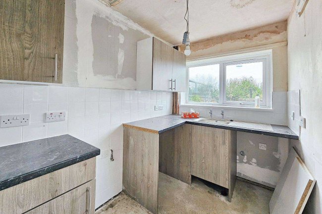 6 Derham Street, Blackburn, Lancashire BB2 3SZ 2