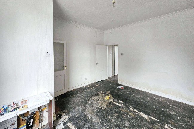 6 Derham Street, Blackburn, Lancashire BB2 3SZ 2