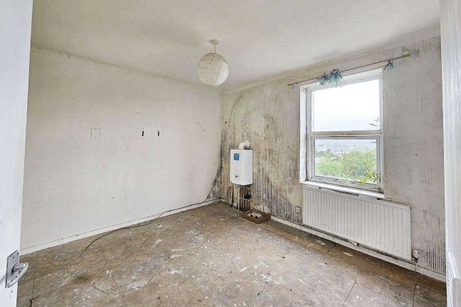 6 Derham Street, Blackburn, Lancashire BB2 3SZ 2