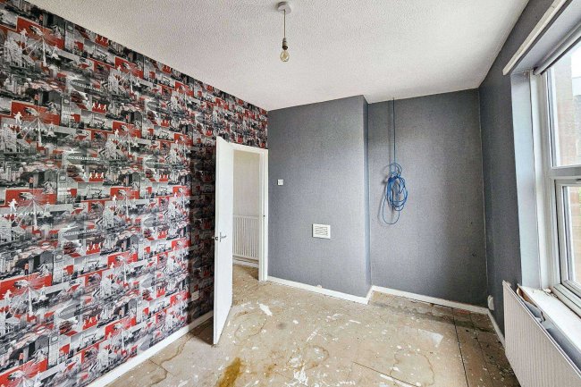 6 Derham Street, Blackburn, Lancashire BB2 3SZ 2