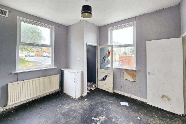 14 Derham Street, Blackburn, Lancashire BB2 3SZ 1