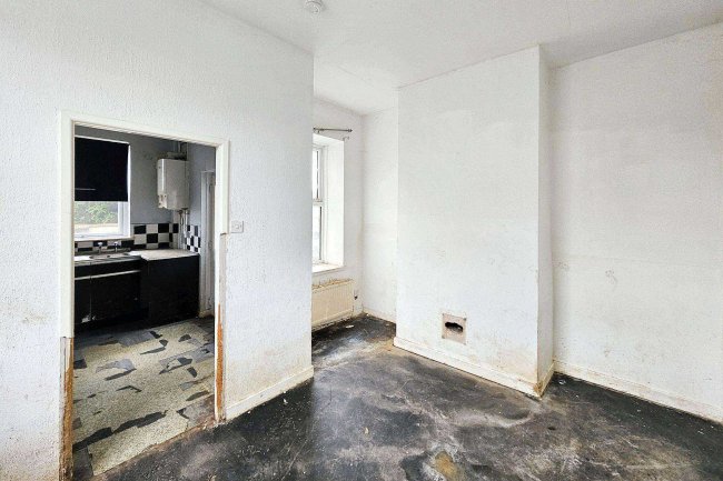 14 Derham Street, Blackburn, Lancashire BB2 3SZ 1