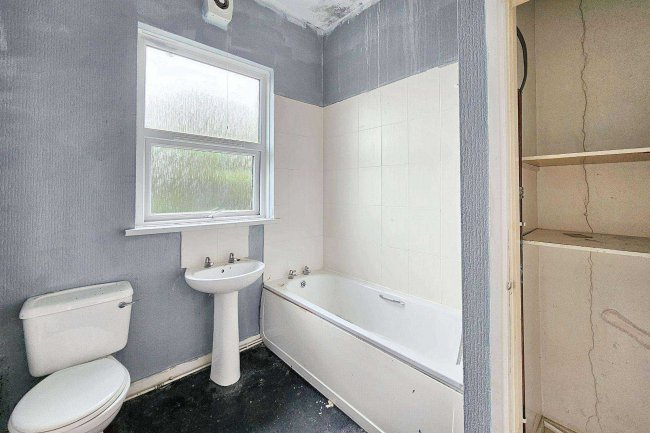 14 Derham Street, Blackburn, Lancashire BB2 3SZ 1