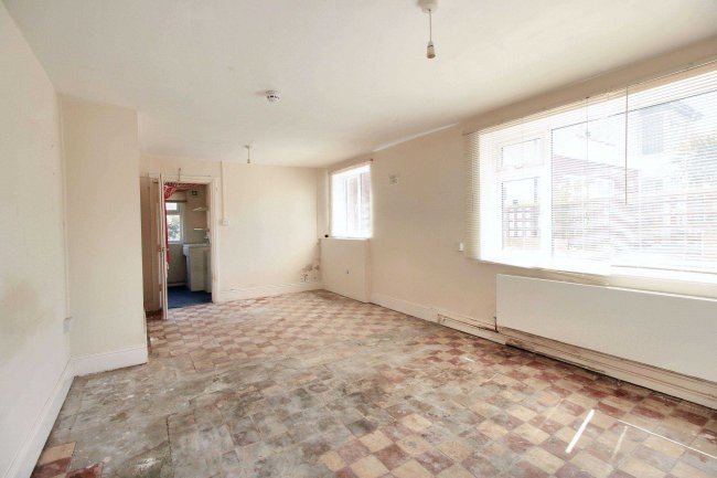 19 George Street, Mablethorpe, Lincolnshire, LN12 2BD 3