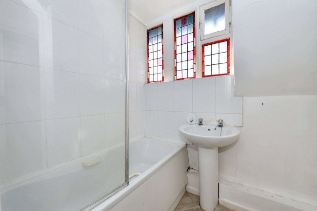 5 St Marys, Granville Avenue, Newport, TF10 7DX 8