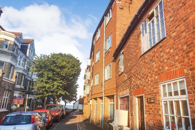 Bayle Court, The Parade, Folkestone, Kent, CT20 1SN 6