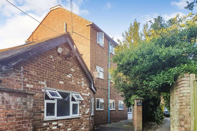 Bayle Court, The Parade, Folkestone, Kent, CT20 1SN 6