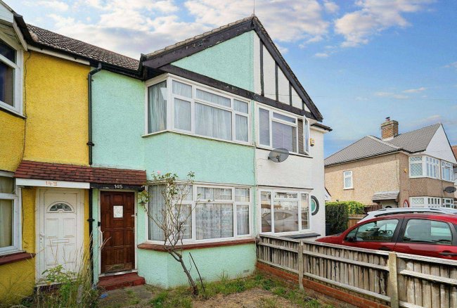 145 Fernside Avenue, Feltham, TW13 7BH 10