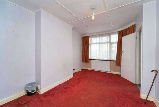 145 Fernside Avenue, Feltham, TW13 7BH 10