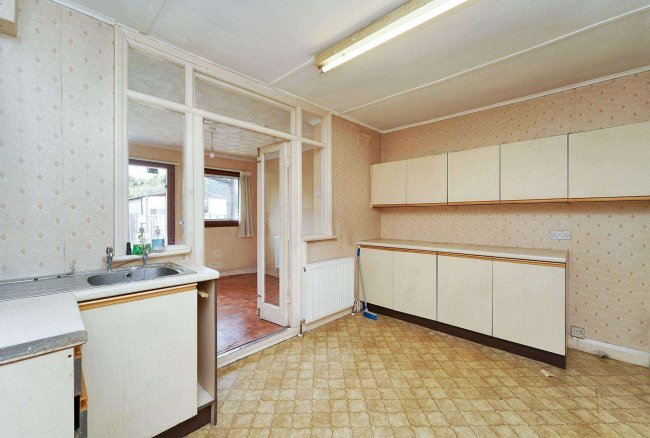 145 Fernside Avenue, Feltham, TW13 7BH 10