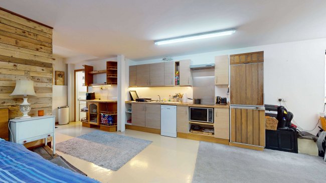 Salisbury Club Apartments, 13 Aylmer Road, Leytonstone, London, E11 3AD 2