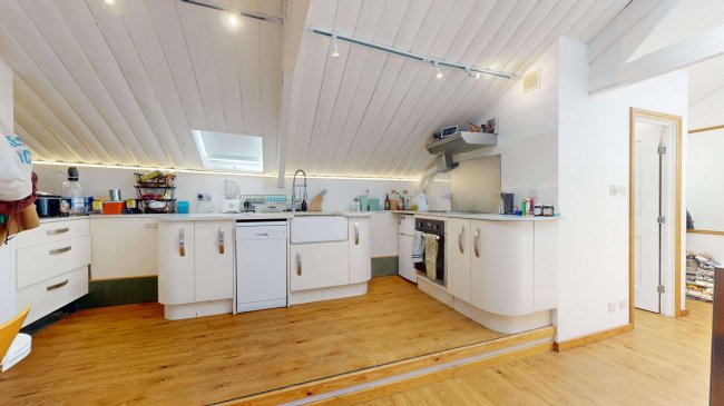 Salisbury Club Apartments, 13 Aylmer Road, Leytonstone, London, E11 3AD 2