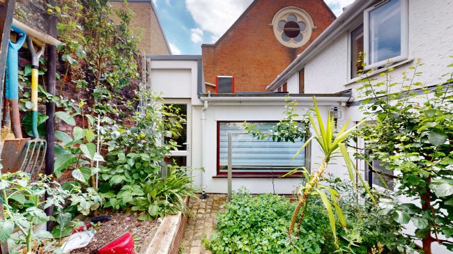 Salisbury Club Apartments, 13 Aylmer Road, Leytonstone, London, E11 3AD 2