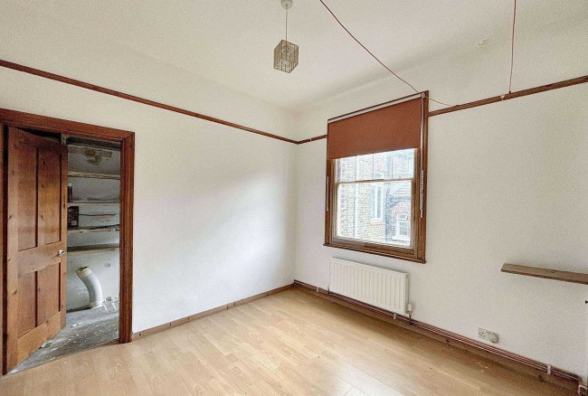 Flat 2, 39 St Pauls Avenue, Willesden, London NW2 5SS 3