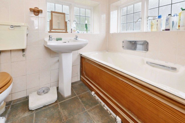 Mimms Cottage, 14 Wormley West End, Broxbourne, Hertfordshire, EN10 7QN 7