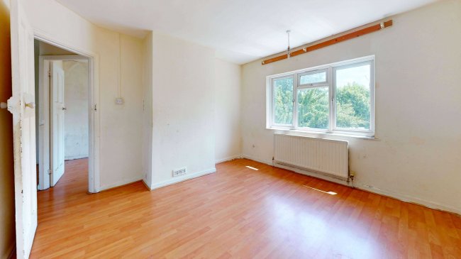 122 North Circular Road, Neasden, London, NW10 0QR 7