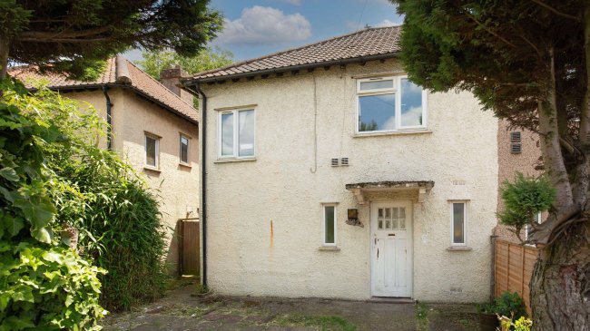 122 North Circular Road, Neasden, London, NW10 0QR 7