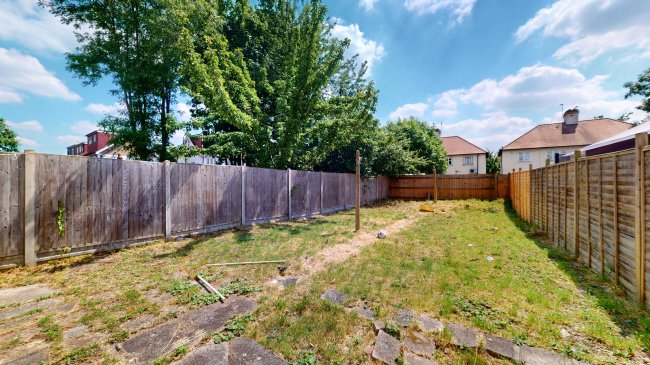 122 North Circular Road, Neasden, London, NW10 0QR 7