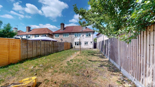 122 North Circular Road, Neasden, London, NW10 0QR 7