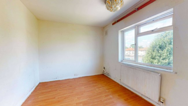 122 North Circular Road, Neasden, London, NW10 0QR 7