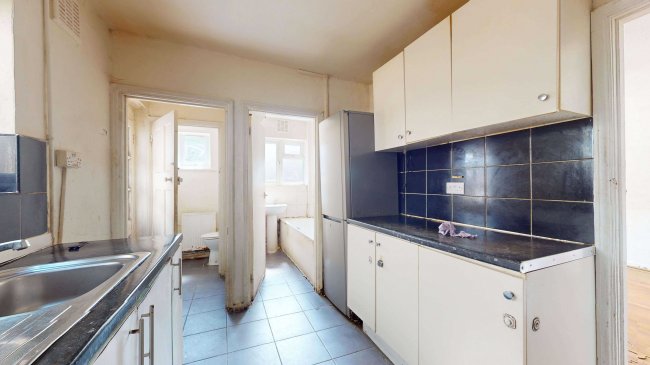 122 North Circular Road, Neasden, London, NW10 0QR 7