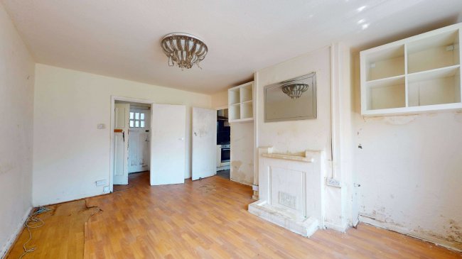 122 North Circular Road, Neasden, London, NW10 0QR 7