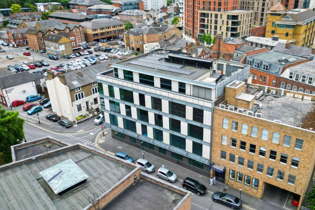 Chatsworth House, 29 Broadway, Maidenhead, Berkshire, SL6 1LY 2