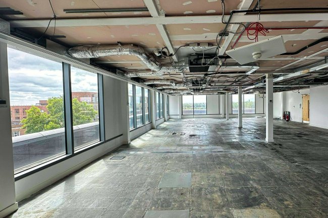 Chatsworth House, 29 Broadway, Maidenhead, Berkshire, SL6 1LY 2