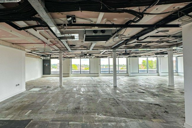 Chatsworth House, 29 Broadway, Maidenhead, Berkshire, SL6 1LY 2