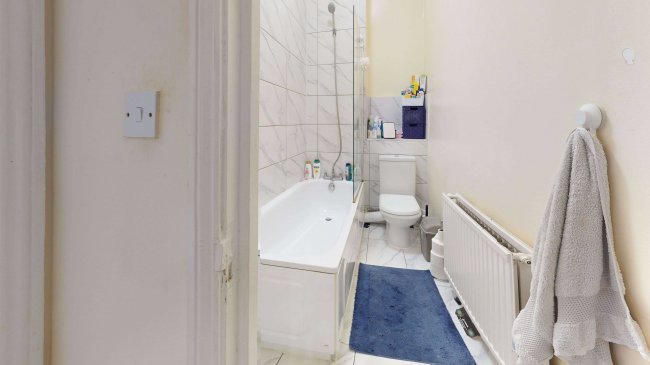 Flat A, 6 Blackstock Road, Finsbury Park, London N4 2DL 6