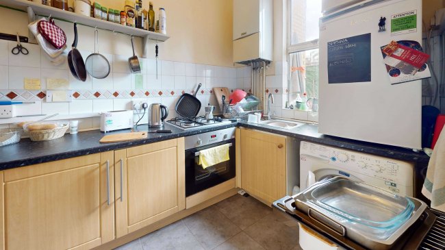 Flat A, 6 Blackstock Road, Finsbury Park, London N4 2DL 6