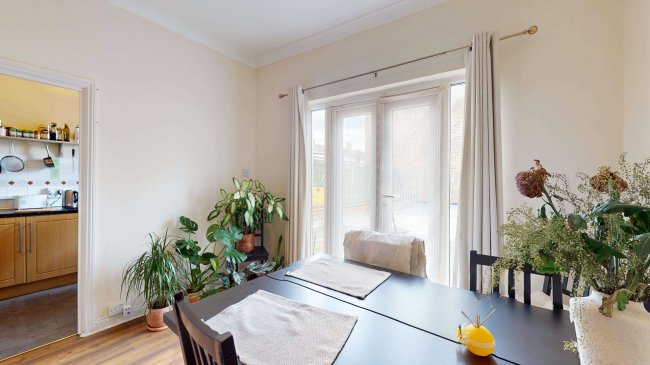 Flat A, 6 Blackstock Road, Finsbury Park, London N4 2DL 6