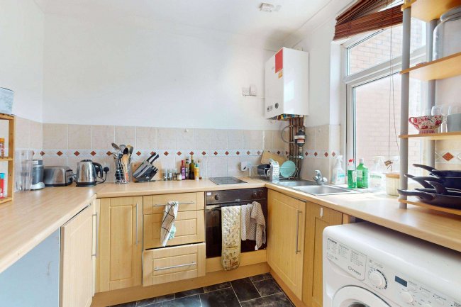 Flat B, 6 Blackstock Road, Finsbury Park, London N4 2DL 7