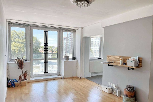 Flat 43, Wentworth Court, Garratt Lane, Wandsworth, London, SW18 4BT 5