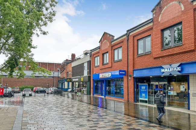 24b Middleton Gardens, Middleton, Manchester M24 4DF 4