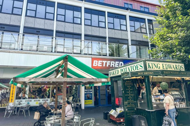 7 Burlington Street, Chesterfield, Derbyshire, S40 1RS 3