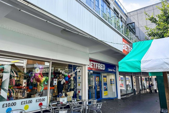 7 Burlington Street, Chesterfield, Derbyshire, S40 1RS 3