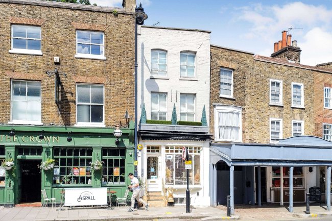 84 Highgate High Street, London N6 5HX 3