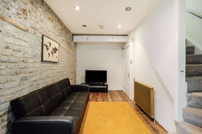 84 Highgate High Street, London N6 5HX 54