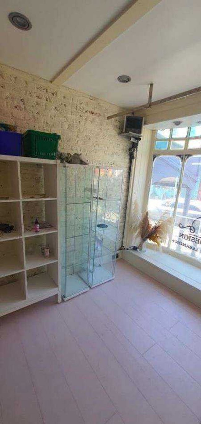 84 Highgate High Street, London N6 5HX 3