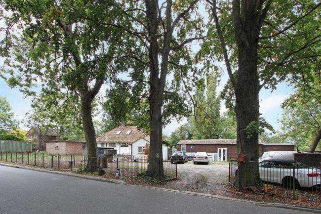 Mead Cottage, Wise Lane, West Drayton, UB7 7ET 4