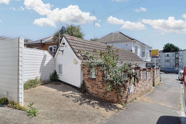 2a Acland Road, Bournemouth, BH9 1JJ 4